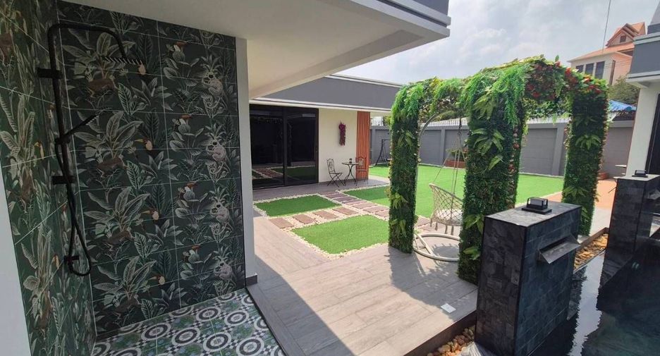 For sale 5 bed house in Bang Lamung, Chonburi