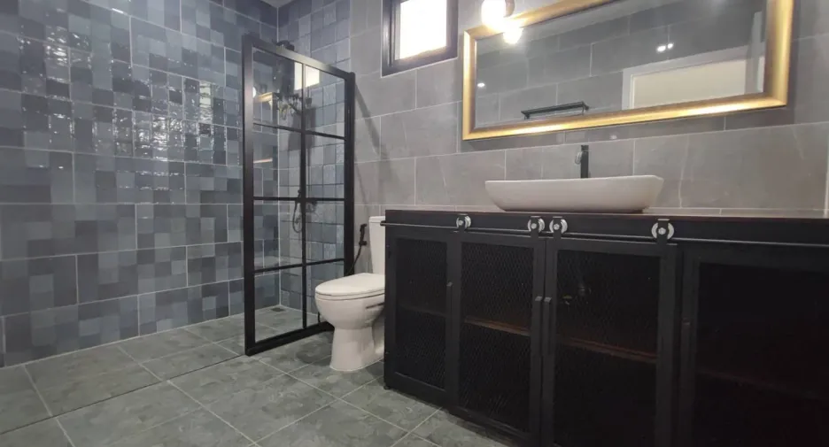 For sale 5 bed house in Bang Lamung, Chonburi