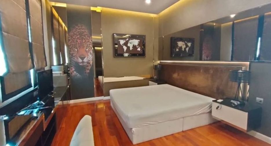 For rent 4 ベッドルーム house in Phra Nakhon, Bangkok