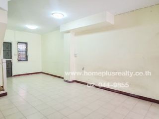 For sale 2 bedrooms townhouse in Khlong Luang, Pathum Thani