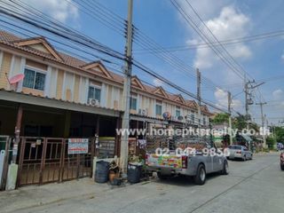 For sale 2 bedrooms townhouse in Khlong Luang, Pathum Thani