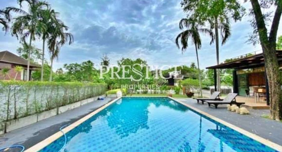 For sale 4 bedrooms house in East Pattaya, Pattaya
