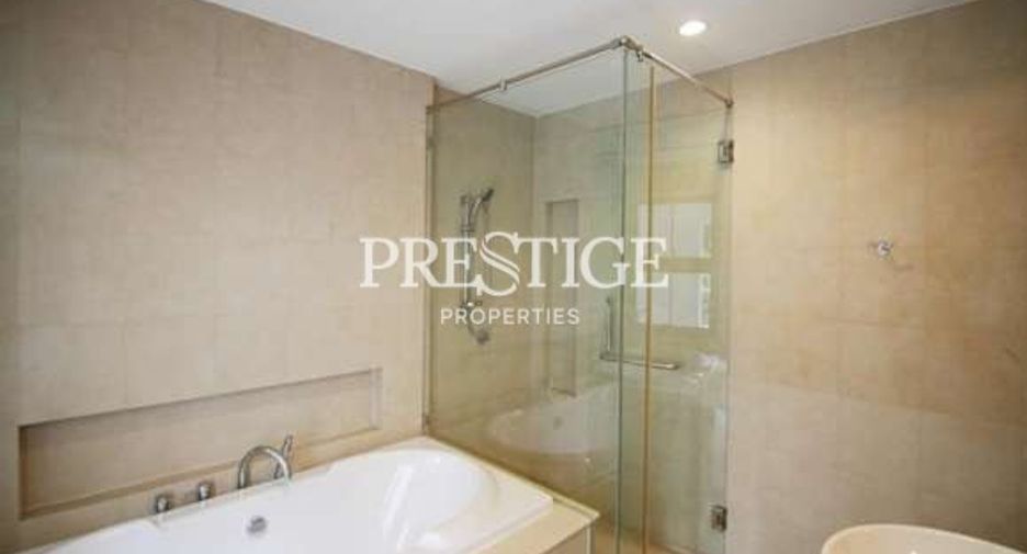 For sale 4 bedrooms house in East Pattaya, Pattaya