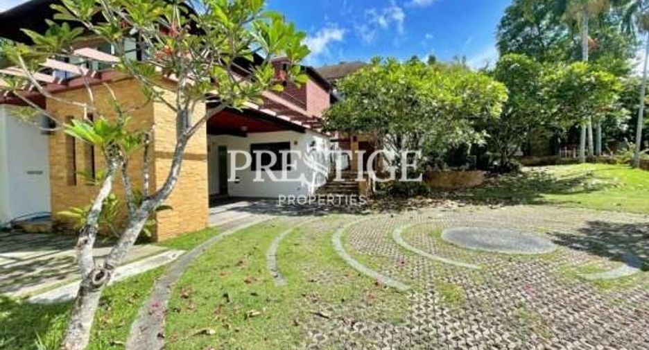 For sale 4 bedrooms house in East Pattaya, Pattaya
