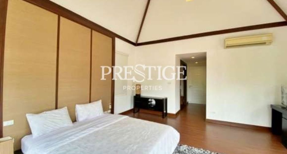 For sale 4 bedrooms house in East Pattaya, Pattaya