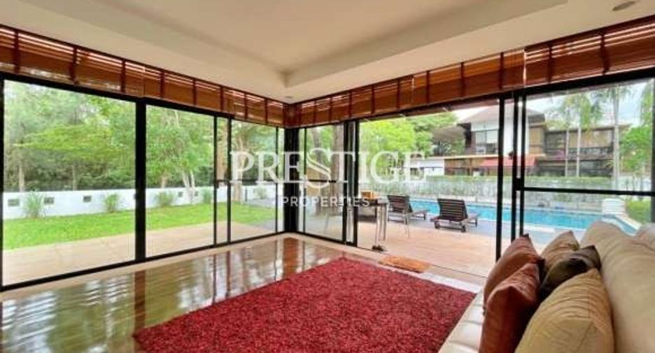 For sale 4 bedrooms house in East Pattaya, Pattaya