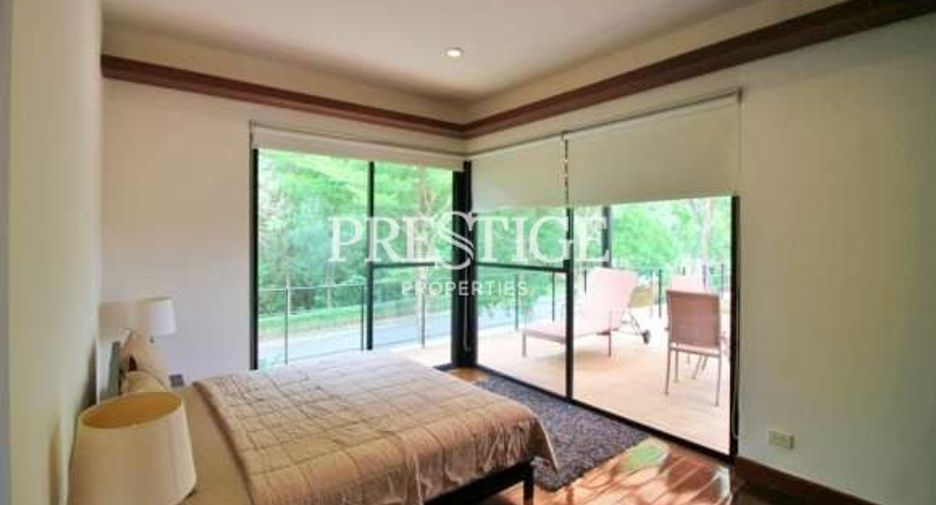 For sale 4 bedrooms house in East Pattaya, Pattaya