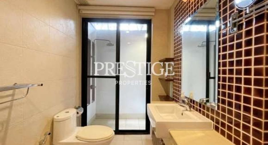For sale 4 bedrooms house in East Pattaya, Pattaya