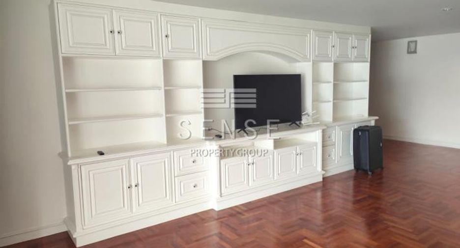 For rent 3 bedrooms condo in Khlong Toei, Bangkok