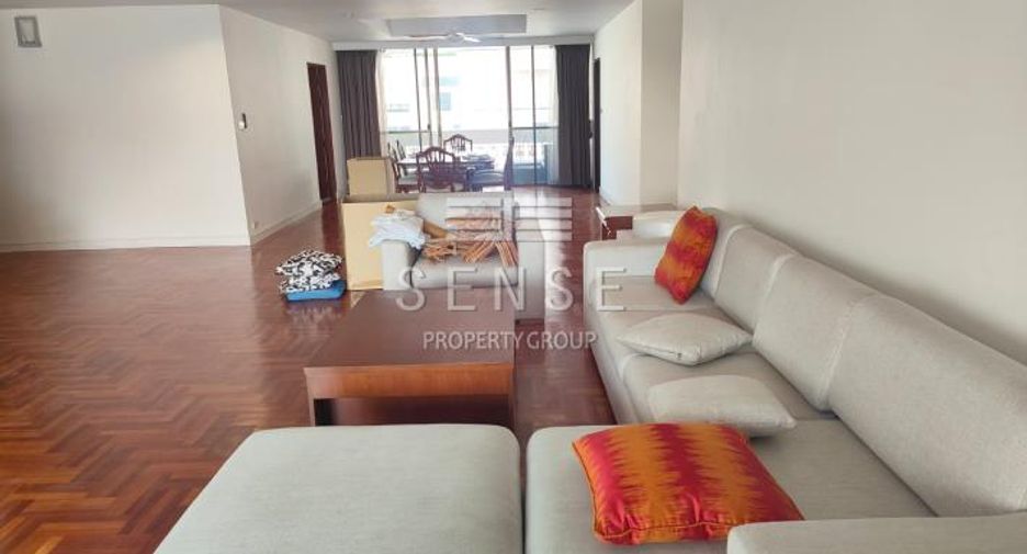 For rent 3 bedrooms condo in Khlong Toei, Bangkok
