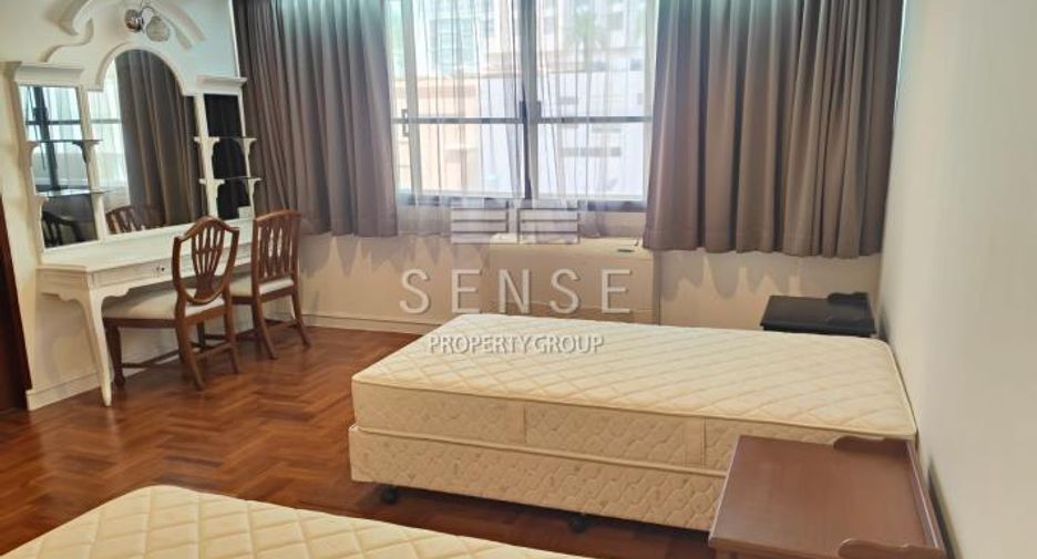 For rent 3 bedrooms condo in Khlong Toei, Bangkok