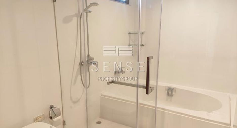 For rent 3 bedrooms condo in Khlong Toei, Bangkok