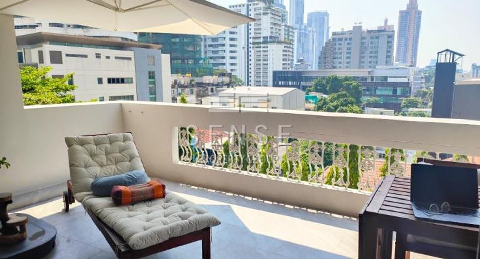 For rent 3 bedrooms condo in Khlong Toei, Bangkok