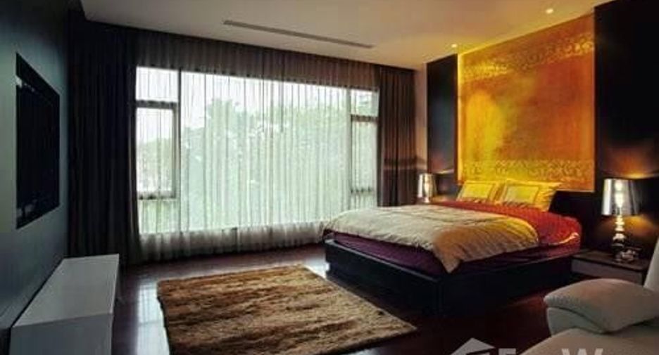 For sale 4 Beds villa in Watthana, Bangkok