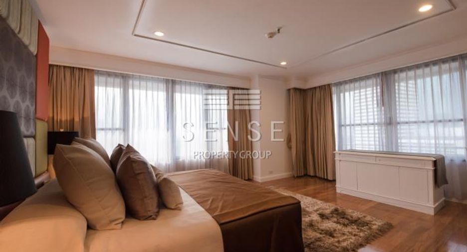 For rent 3 bedrooms condo in Khlong Toei, Bangkok