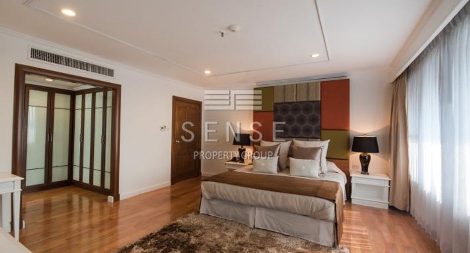 For rent 3 bedrooms condo in Khlong Toei, Bangkok