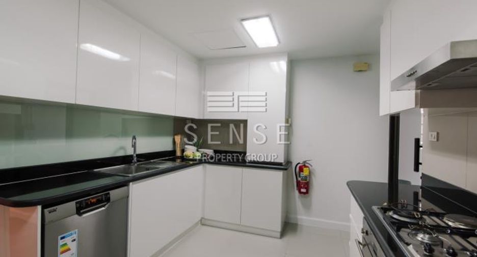 For rent 3 bedrooms condo in Khlong Toei, Bangkok