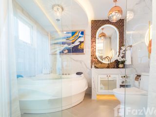 For rent 4 Beds townhouse in Lat Phrao, Bangkok