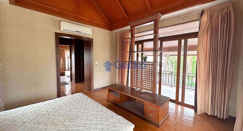 For sale 4 Beds house in Jomtien, Pattaya