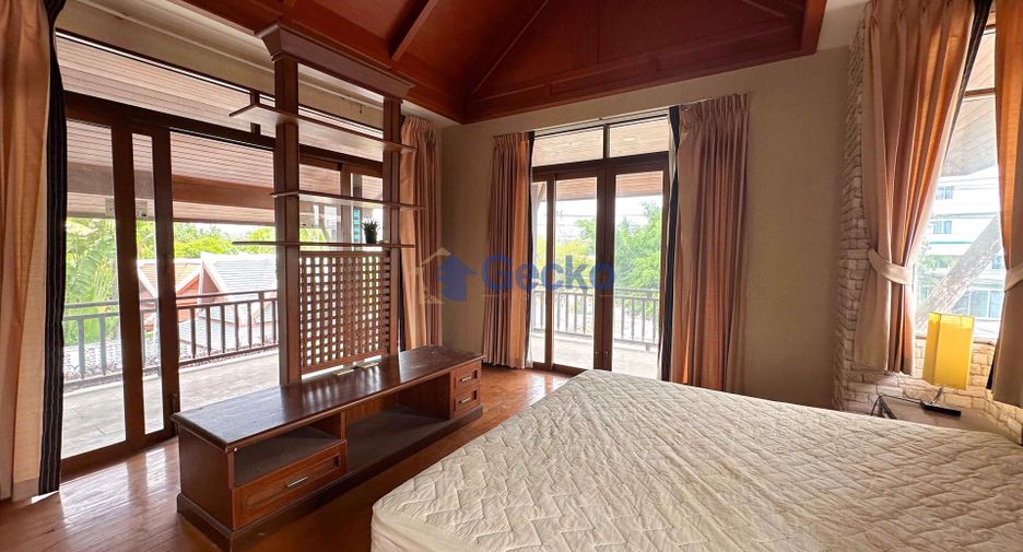 For sale 4 Beds house in Jomtien, Pattaya