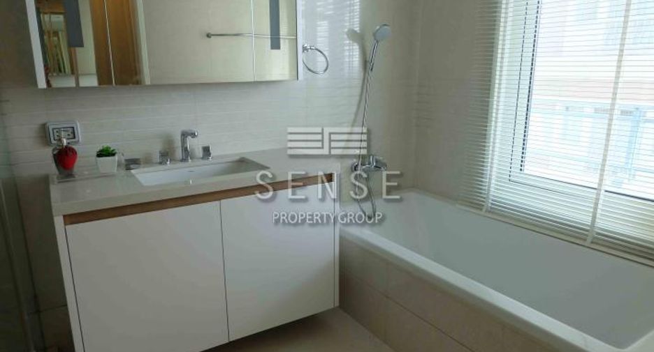 For rent 2 bedrooms condo in Pathum Wan, Bangkok