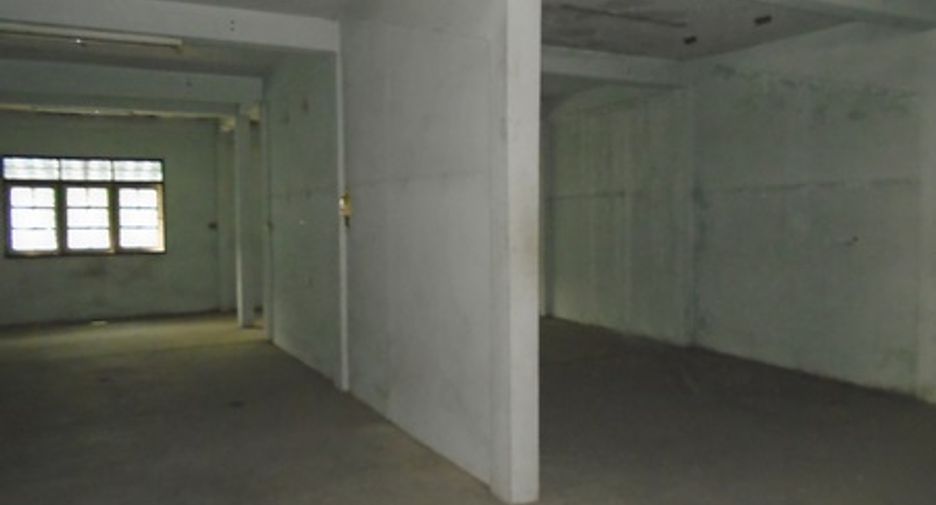 For sale 3 bedrooms retail Space in Yan Nawa, Bangkok