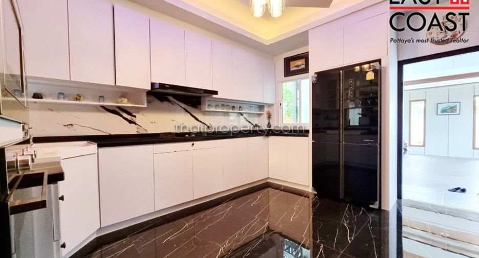 For sale 5 bedrooms house in Bang Lamung, Chonburi