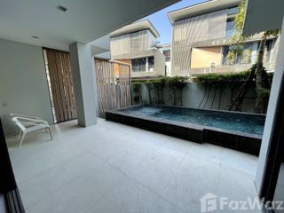 For sale 4 Beds house in Wang Thonglang, Bangkok