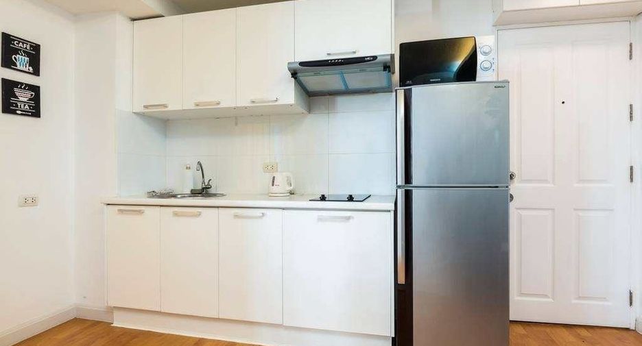 For sale 1 bed condo in Khlong Toei, Bangkok