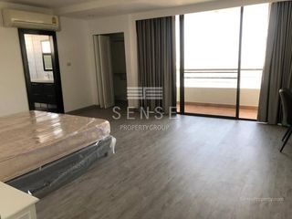 For rent 3 bed condo in Watthana, Bangkok