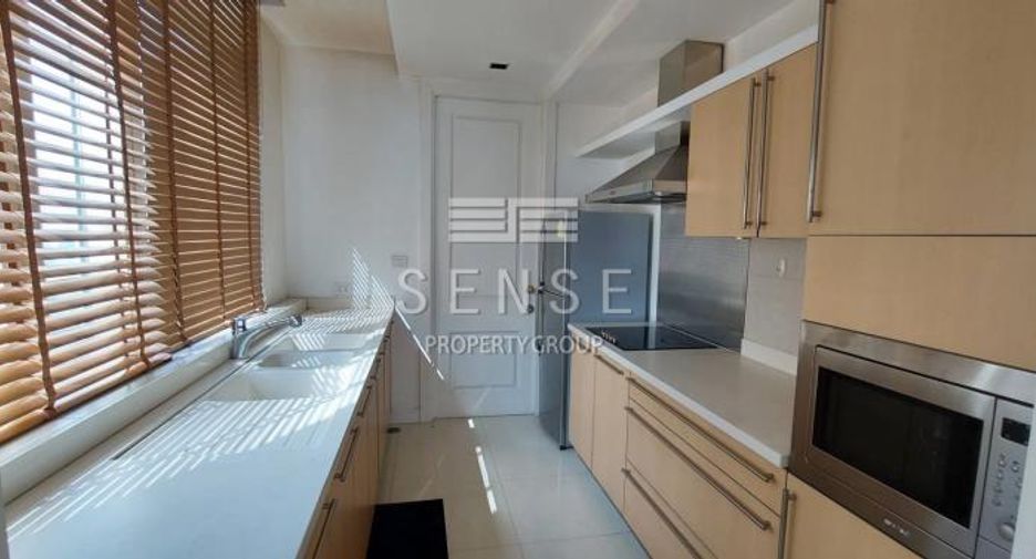 For rent 3 bedrooms condo in Pathum Wan, Bangkok
