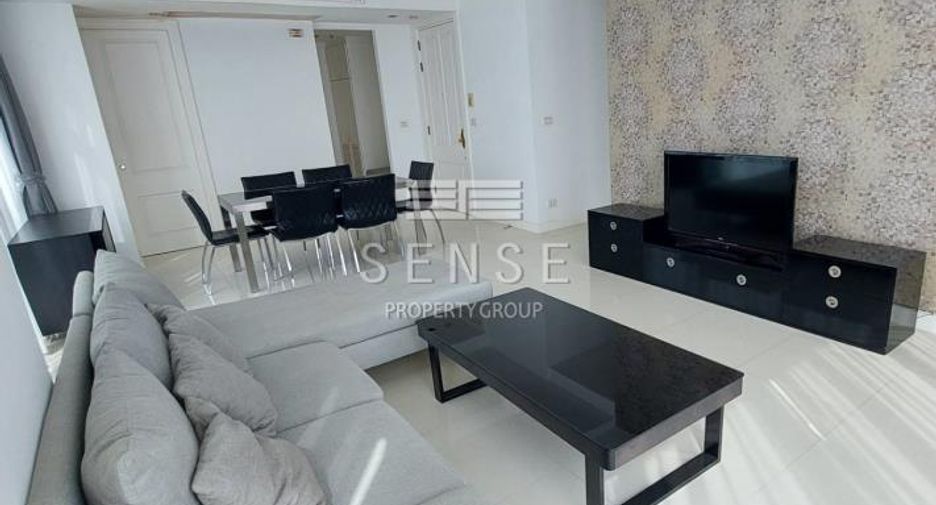 For rent 3 bedrooms condo in Pathum Wan, Bangkok