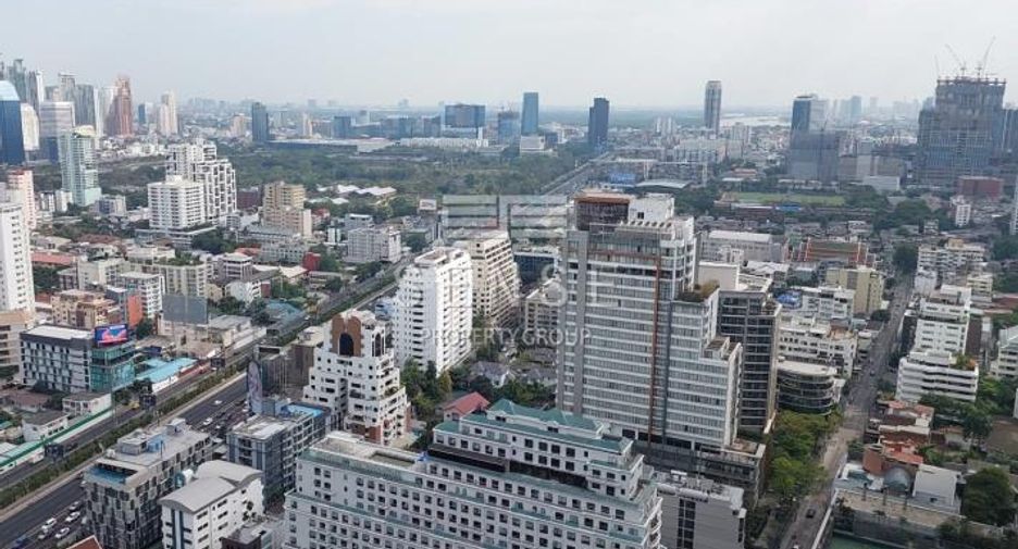 For rent 3 bedrooms condo in Pathum Wan, Bangkok