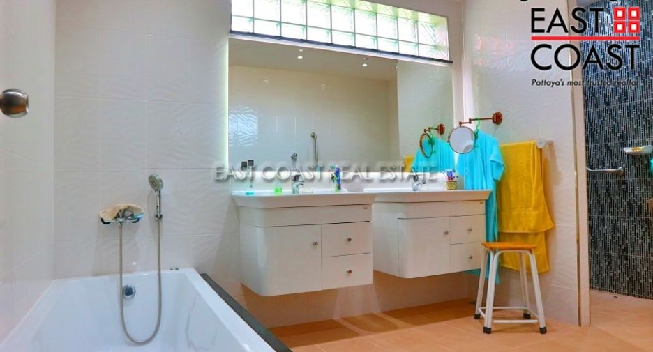 For rent and for sale 4 bedrooms house in Bang Lamung, Chonburi