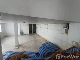 For sale 4 Beds house in Khlong Toei, Bangkok