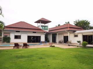 For sale 4 bed villa in Hua Hin, Prachuap Khiri Khan