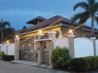 For sale 4 bed villa in Hua Hin, Prachuap Khiri Khan