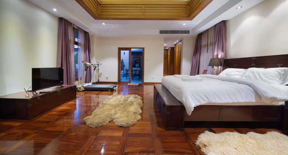 For rent 4 Beds villa in Na Jomtien, Pattaya