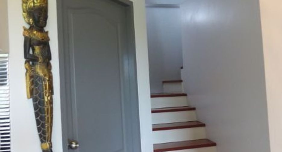 Reihenhaus zur Miete und zum Kauf mit 2 Zimmer in Mueang Rayong, Rayong