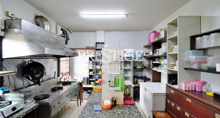 For sale 8 bedrooms retail Space in Bang Lamung, Chonburi