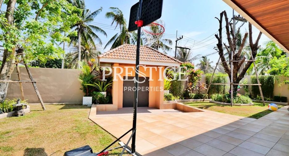 For sale 4 bedrooms house in Bang Lamung, Chonburi