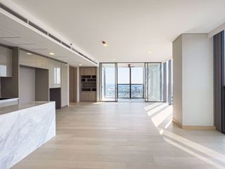 For sale スタジオ condo in Khlong Toei, Bangkok