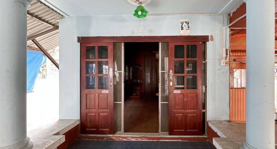 For sale 7 bed townhouse in Hua Hin, Prachuap Khiri Khan