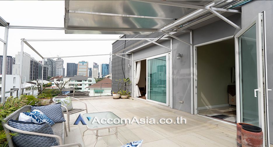 For rent そして for sale 5 Beds house in Khlong Toei, Bangkok