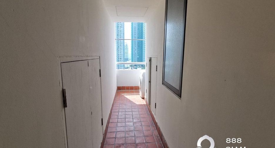 For rent 1 bed condo in Yan Nawa, Bangkok