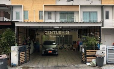 Casa adosada en venta de 3 habitaciones en Chom Thong, Bangkok