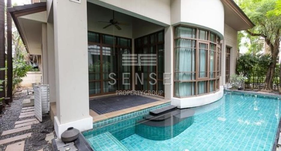 For rent 4 bedrooms condo in Pathum Wan, Bangkok