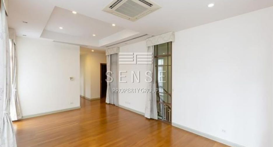 For rent 4 bedrooms condo in Pathum Wan, Bangkok