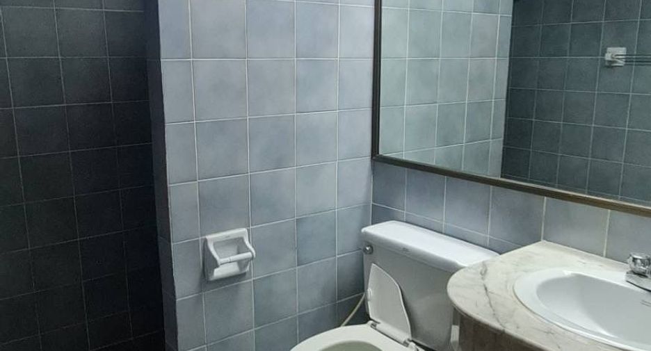 For sale 2 Beds condo in Khlong Toei, Bangkok