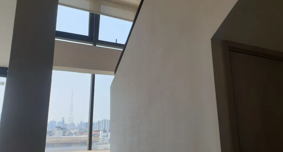 For sale 2 bed condo in Phaya Thai, Bangkok